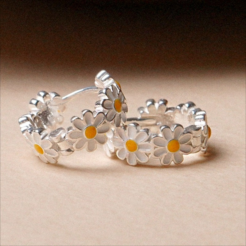 Women's Daisy Enamel Flower Ring Earrings Set